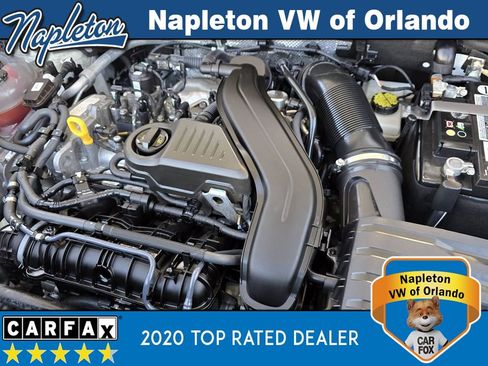 Used 2023 Volkswagen Taos SE w/ Panoramic Sunroof Package image 8