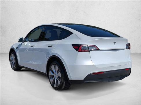Used 2023 Tesla Model Y Long Range image 7