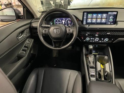 Used 2025 Honda Accord EX-L image 9