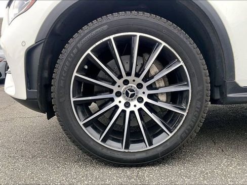 Used 2023 Mercedes-Benz GLC 300 4MATIC Coupe image 5