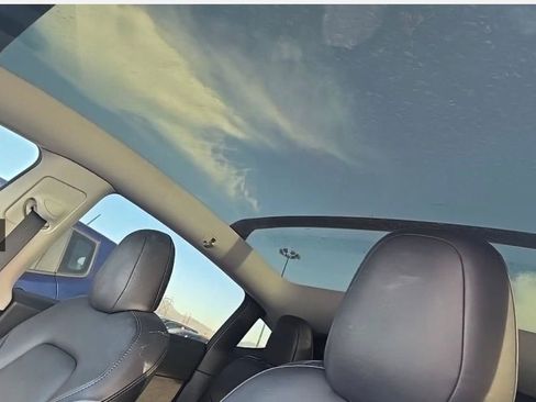 Used 2020 Tesla Model Y Long Range image 4