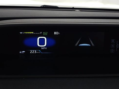 Used 2022 Toyota Prius XLE AWD/4WD image 18