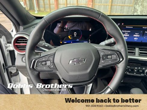 Certified 2024 Chevrolet Trax RS w/ Sunroof Package FWD image 13
