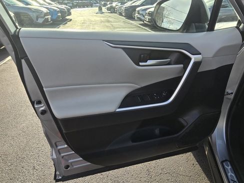 Certified 2025 Toyota RAV4 XLE image 17