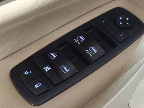 Used 2017 Jeep Grand Cherokee Limited AWD/4WD image 27
