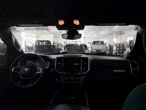 Used 2022 RAM 1500 Big Horn AWD/4WD image 10