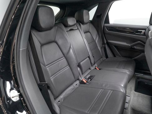 Used 2020 Porsche Cayenne AWD/4WD image 59