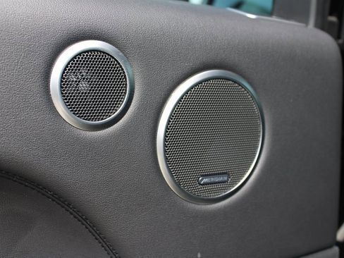 Used 2017 Land Rover Range Rover HSE image 38