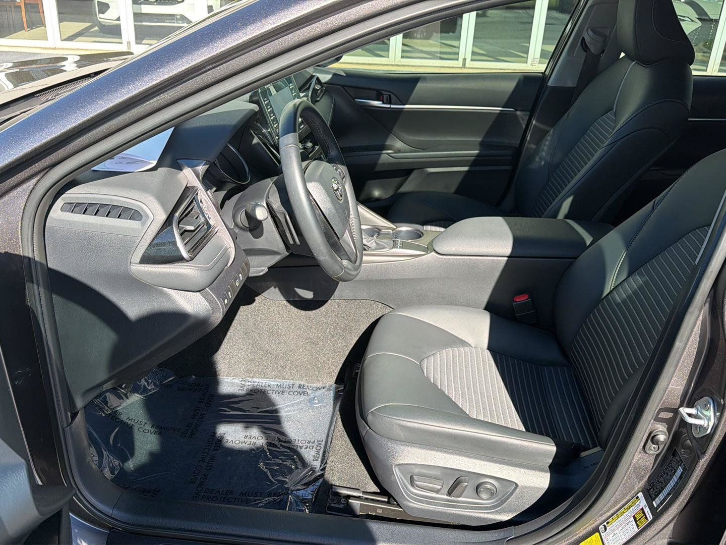 Used 2023 Toyota Camry SE FWD image 10