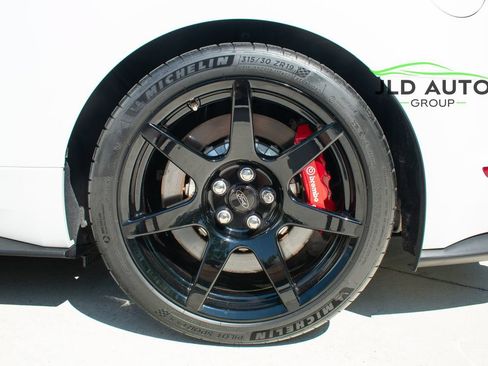 Used 2019 Ford Mustang Shelby GT350R w/ GT350R Equipment Group 920A RWD image 28