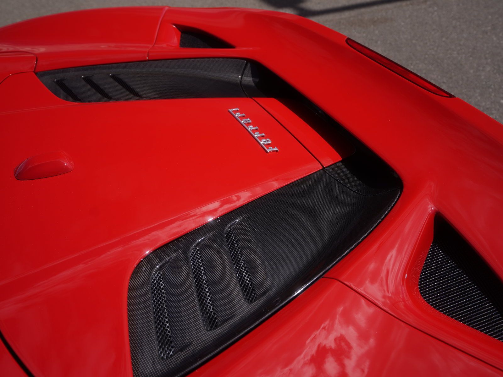 Used 2023 Ferrari F8 Tributo RWD image 19