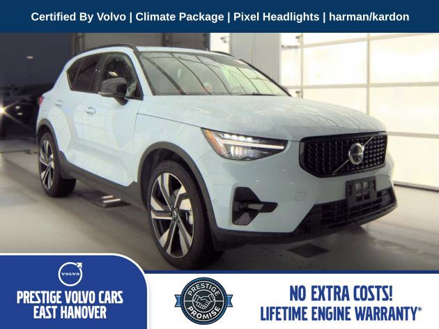Used 2026 Volvo XC40 B5 Plus AWD/4WD image 1