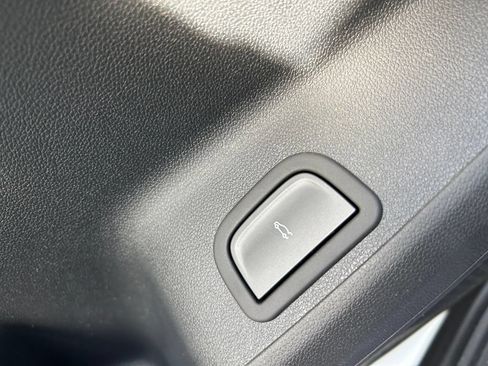 New 2026 Chevrolet Traverse LT w/ Midnight/Sport Edition FWD image 43