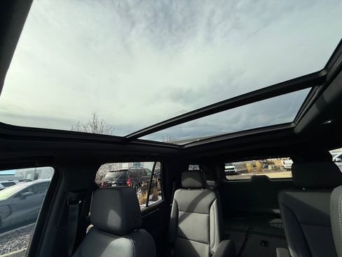 Used 2025 Chevrolet Tahoe Z71 w/ Z71 Off-Road Package image 18