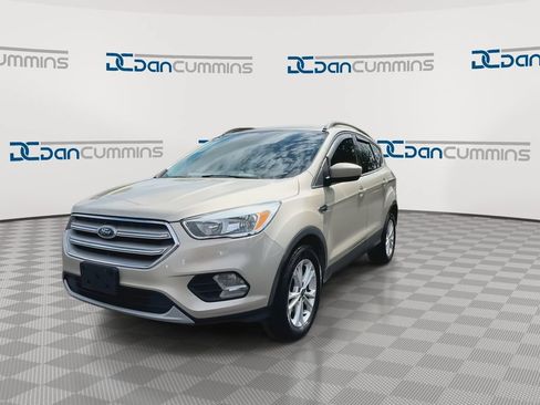 Used 2018 Ford Escape SE FWD image 4