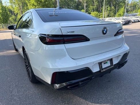 Used 2025 BMW 760i xDrive w/ Executive Package AWD/4WD image 13