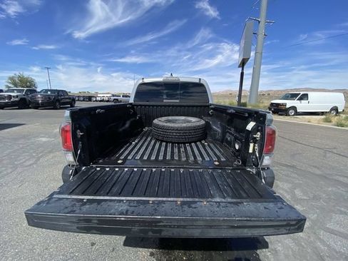 Used 2020 Toyota Tacoma TRD Off-Road w/ Blackout Package AWD/4WD image 22