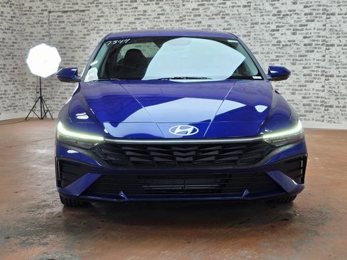 New 2026 Hyundai Elantra SE image 3