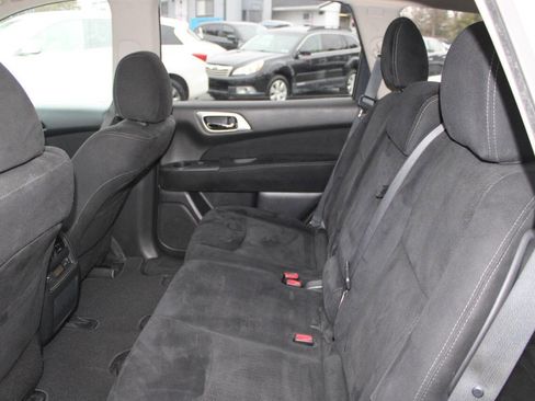 Used 2015 Nissan Pathfinder SV image 19