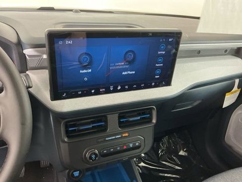 New 2025 Ford Maverick XLT w/ XLT Luxury Package FWD image 17