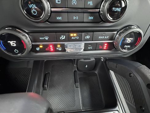 Certified 2025 Ford Bronco Outer Banks w/ Sasquatch Package AWD/4WD image 33