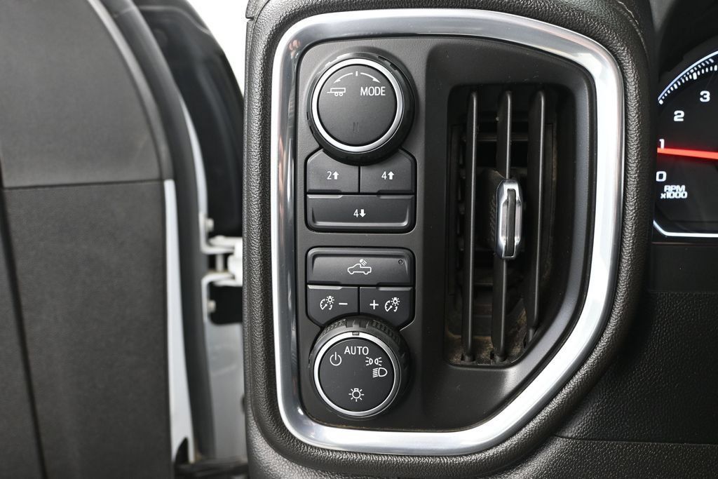 Used 2022 Chevrolet Silverado 2500 LT AWD/4WD image 24