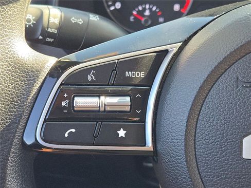 Used 2024 Kia Forte LXS image 29