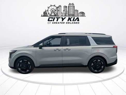 New 2027 Kia Carnival EX FWD image 3