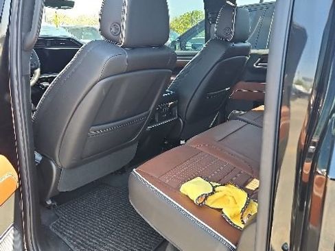 Used 2023 GMC Sierra 1500 Denali Ultimate AWD/4WD image 3