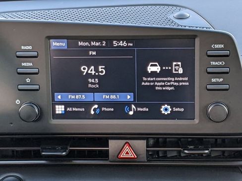 Used 2025 Hyundai Elantra Sport image 13