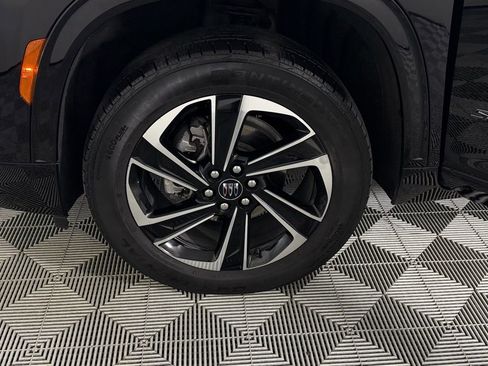 Used 2025 Buick Enclave Sport Touring image 12