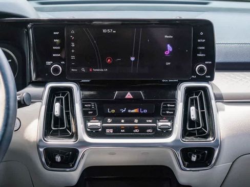 Certified 2023 Kia Sorento SX Prestige AWD/4WD image 12