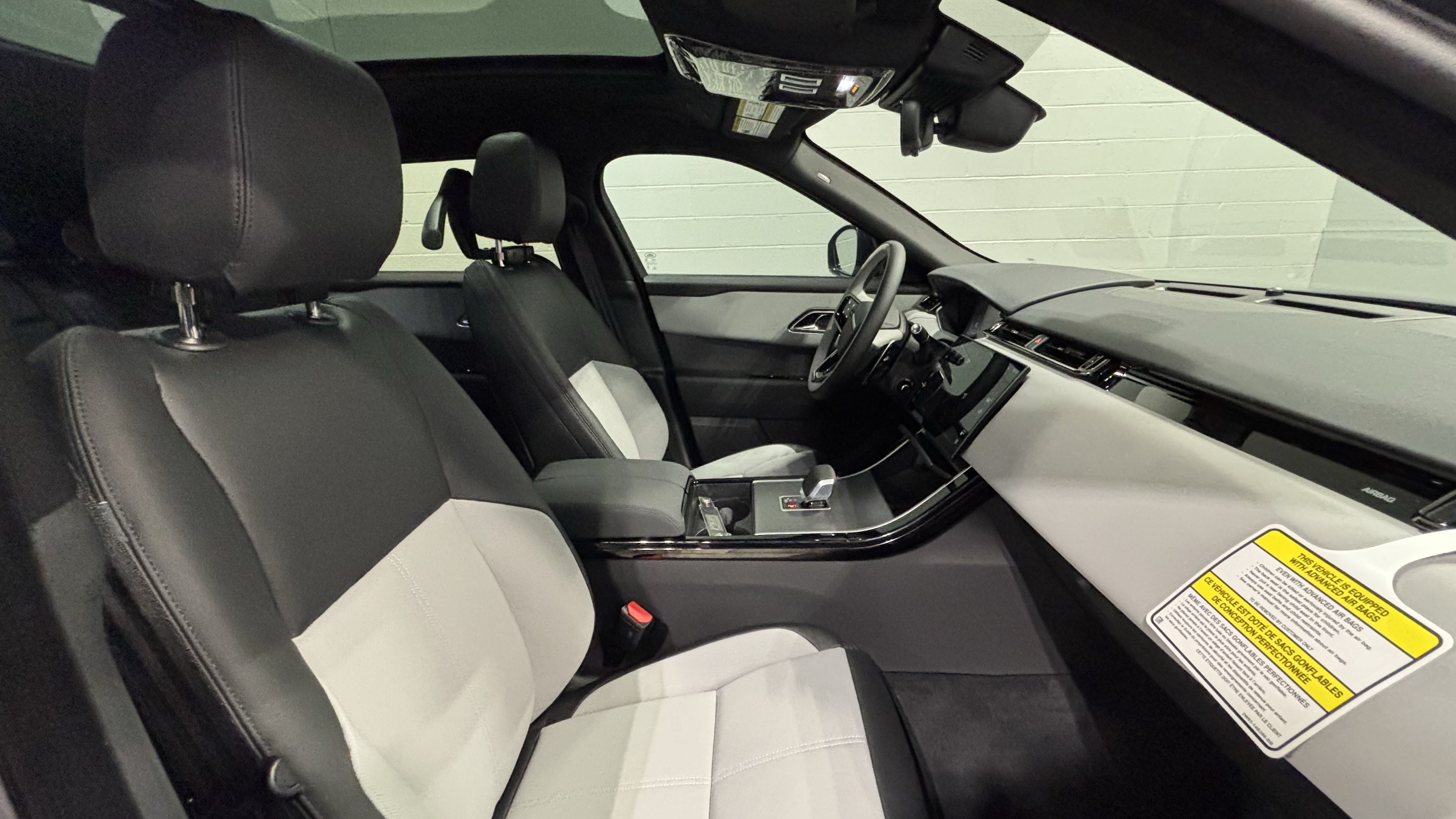 New 2026 Land Rover Range Rover Velar S AWD/4WD image 14