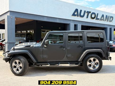 Used 2017 Jeep Wrangler Unlimited Sahara w/ Dual Top Group AWD/4WD image 4