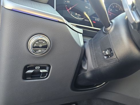 Certified 2025 Mercedes-Benz GLC 300 4MATIC image 8