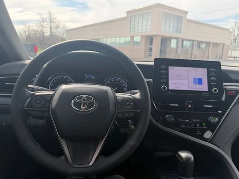 Used 2023 Toyota Camry SE image 18