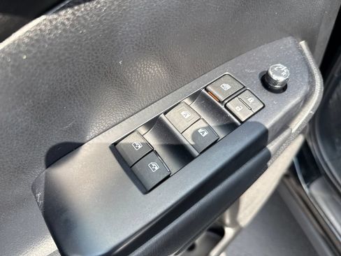 Used 2019 Toyota Highlander SE AWD/4WD image 8