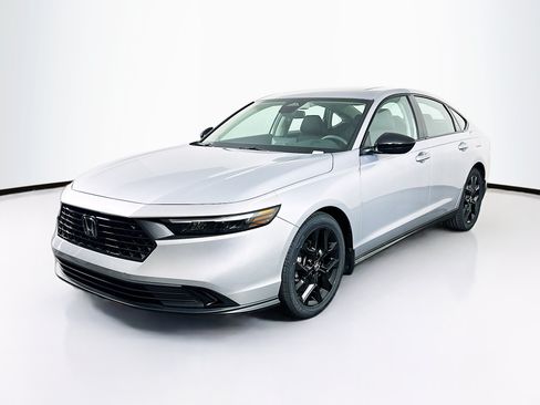 Used 2025 Honda Accord SE image 3