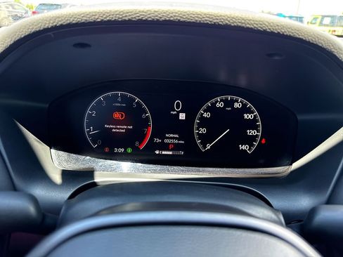 Used 2025 Honda HR-V LX image 15