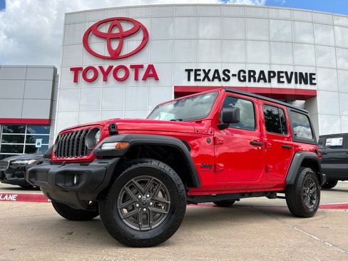 Used 2025 Jeep Wrangler Unlimited Sport AWD/4WD image 2