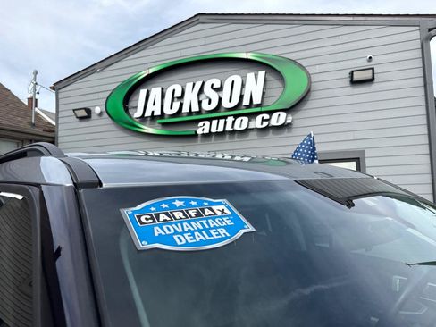 Used 2022 Ford Explorer XLT RWD image 3