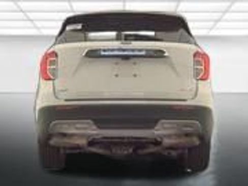 Used 2023 Ford Explorer XLT w/ Equipment Group 202A image 16