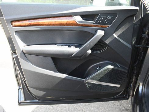 Used 2018 Audi Q5 2.0T Premium Plus w/ Premium Plus Package image 13