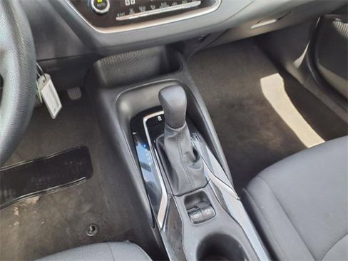 Used 2021 Toyota Corolla LE image 16