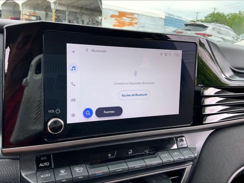 Used 2025 Toyota Camry LE w/ Convenience Package image 29