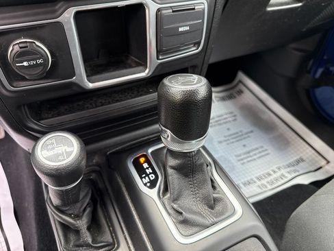 Used 2018 Jeep Wrangler Sport AWD/4WD image 25