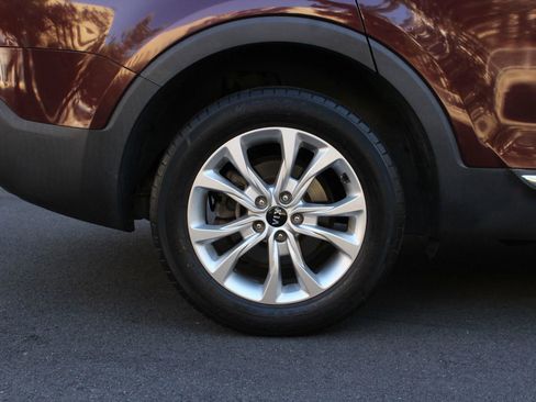 Used 2020 Kia Telluride LX image 5