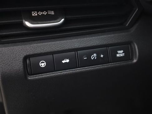 Used 2023 Nissan Altima 2.0 SR FWD image 3