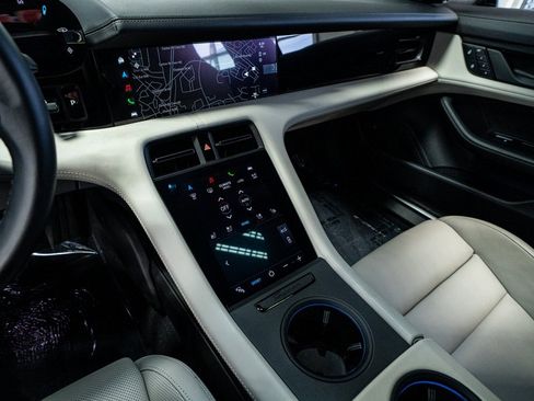 Used 2024 Porsche Taycan 4S w/ Premium Package image 41