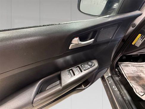 Used 2019 Kia Sportage LX image 11